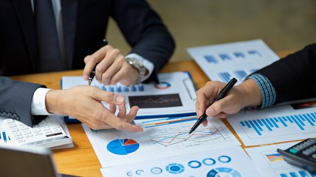 How can onsite consulting in Egypt help corporate teams in Egypt fix hidden problems and hit their business goals faster?